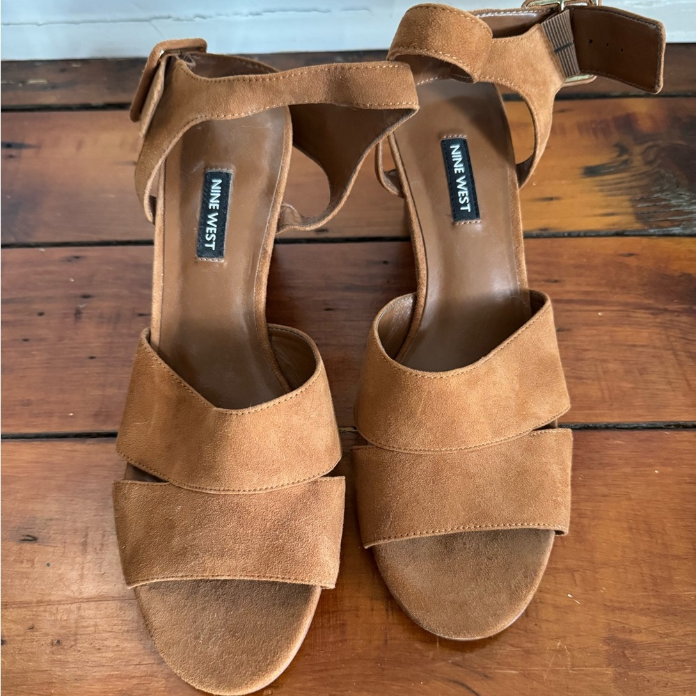 Nine West wedge sandals with buckle straps in size 11.